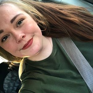 Meet your Posher, Alexis